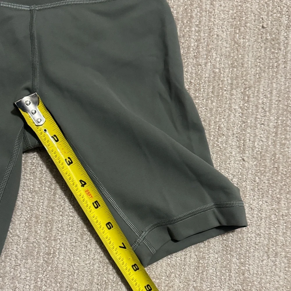 Lululemon Woman's Size 2 Army Green Blissful Bend Super High Rise Shorts - Picture 2 of 7